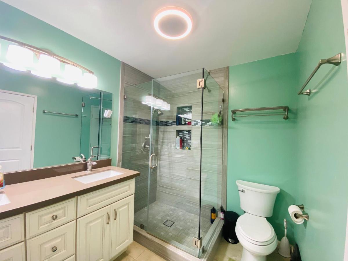 Costa Mesa Homestay - Private Rooms With 2 Shared Baths And Hosts Onsite Exterior foto