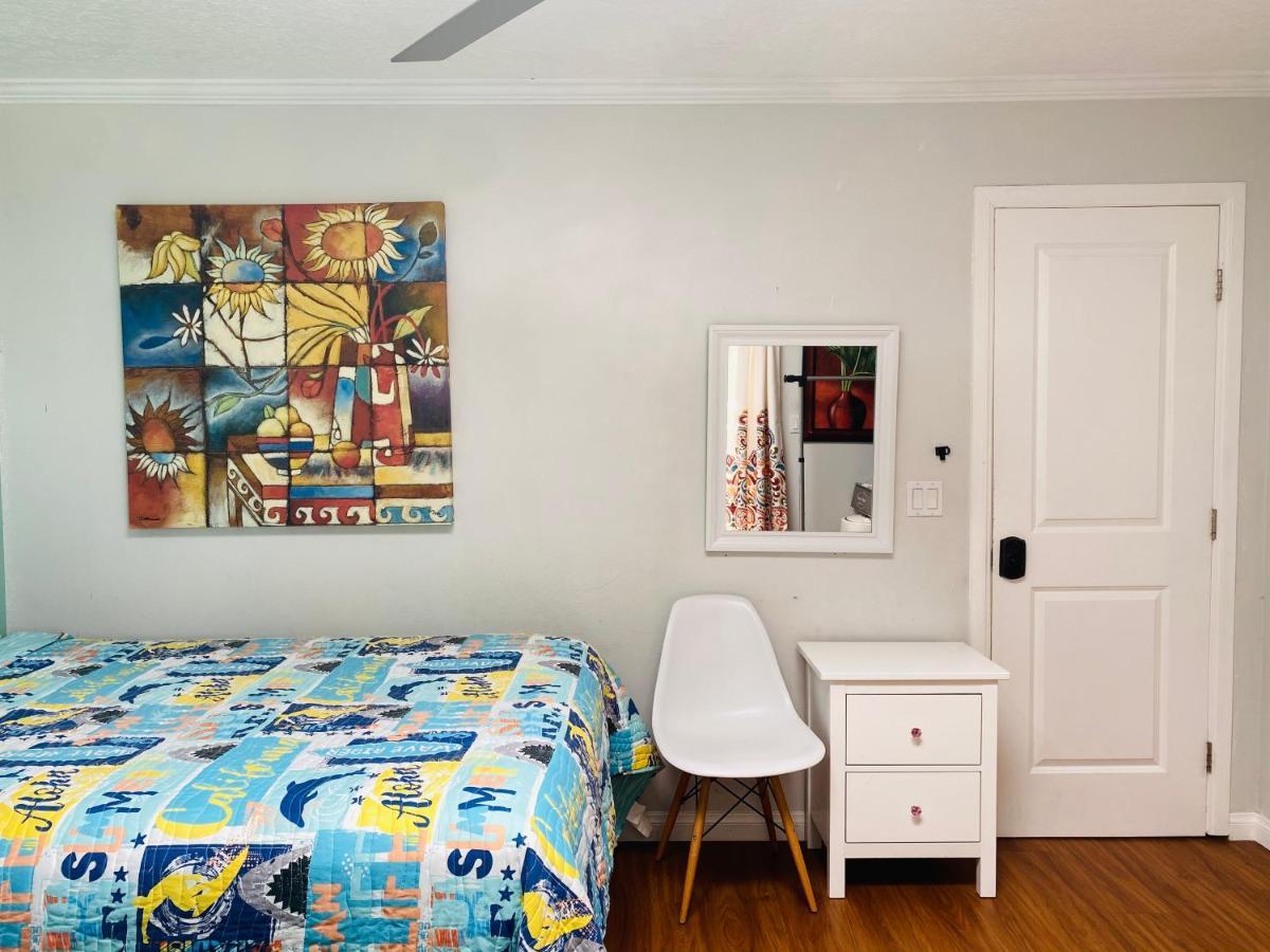 Costa Mesa Homestay - Private Rooms With 2 Shared Baths And Hosts Onsite Exterior foto