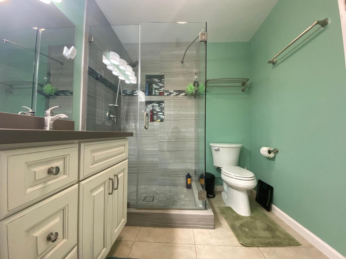 Costa Mesa Homestay - Private Rooms With 2 Shared Baths And Hosts Onsite Exterior foto